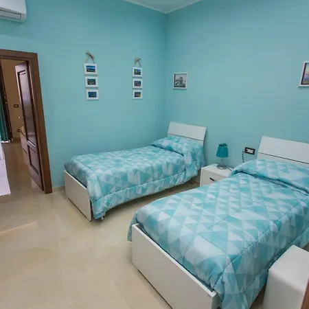Decumano Massimo Bed & Breakfast 3*